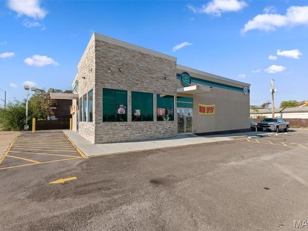 3610 Page Blvd, St Louis, MO 63113