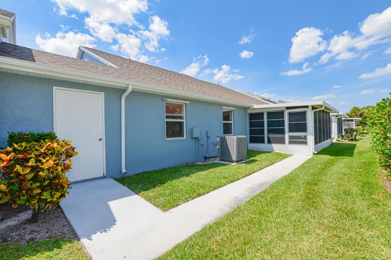 1062 NW Tuscany Drive, Port Saint Lucie, FL 34986 Photo