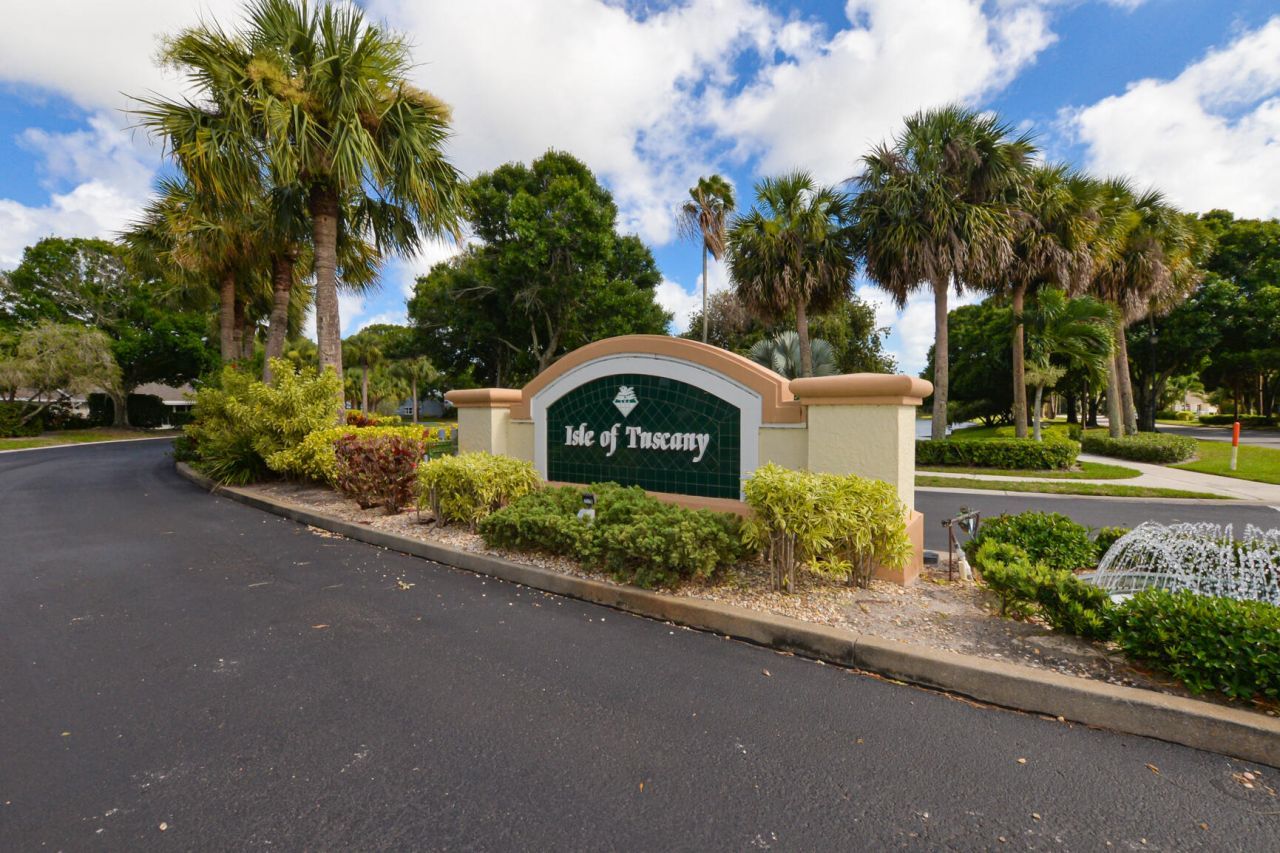 1062 NW Tuscany Drive, Port Saint Lucie, FL 34986 Photo