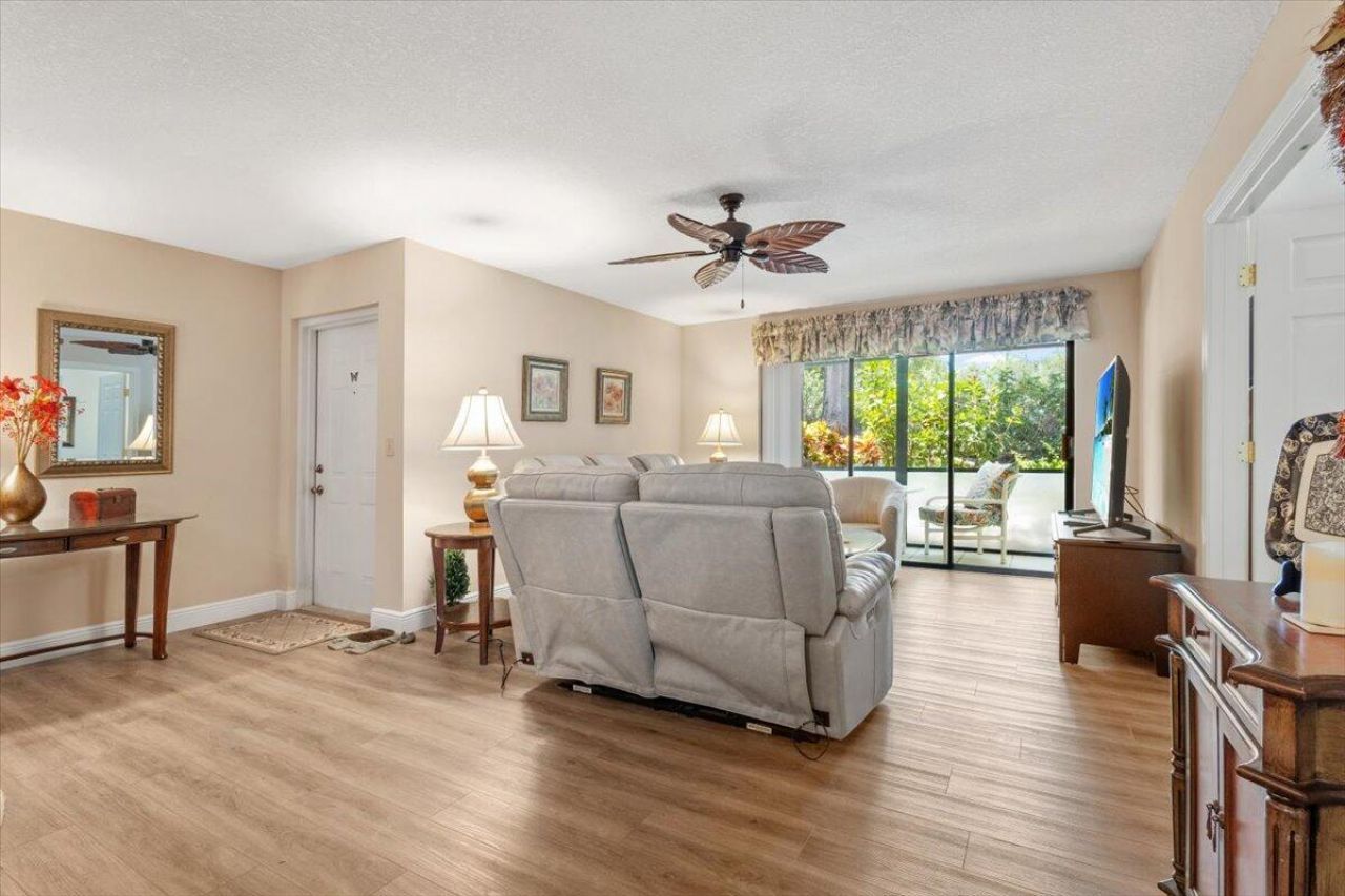 1995 SW Silver Pine Way, Unit Bldg 119 H, Palm City, FL 34990 Photo