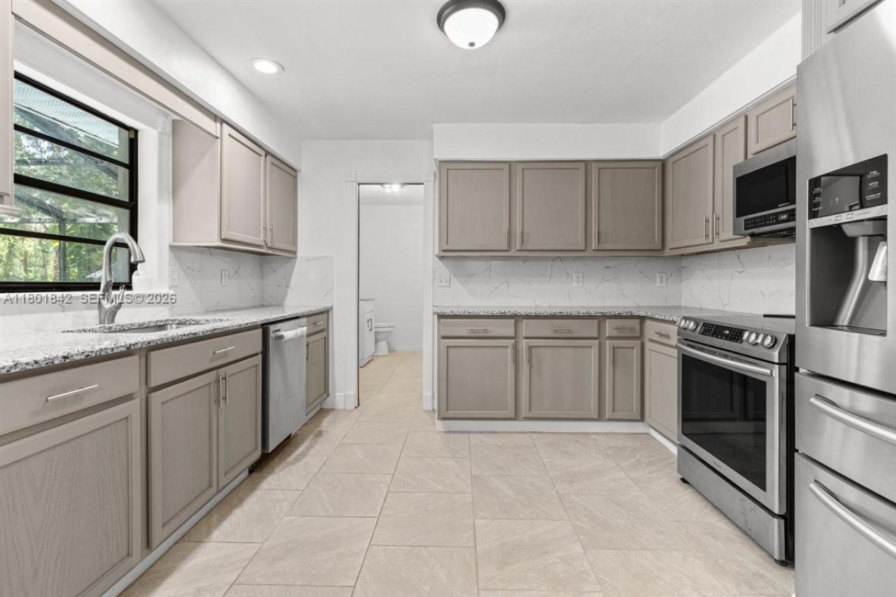 2141 Oak Beach Blvd, Sebring, FL 33875 Photo