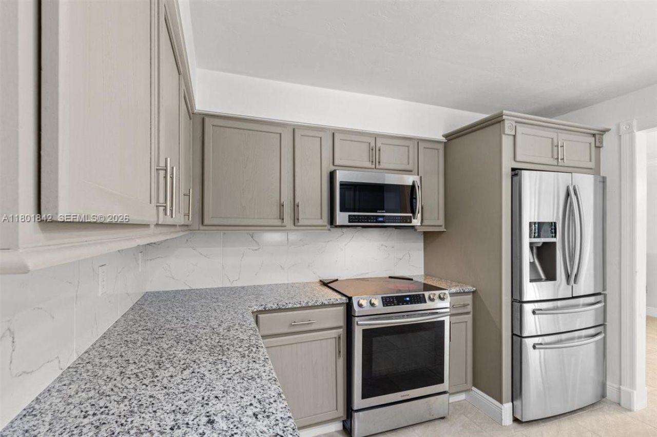 2141 Oak Beach Blvd, Sebring, FL 33875 Photo