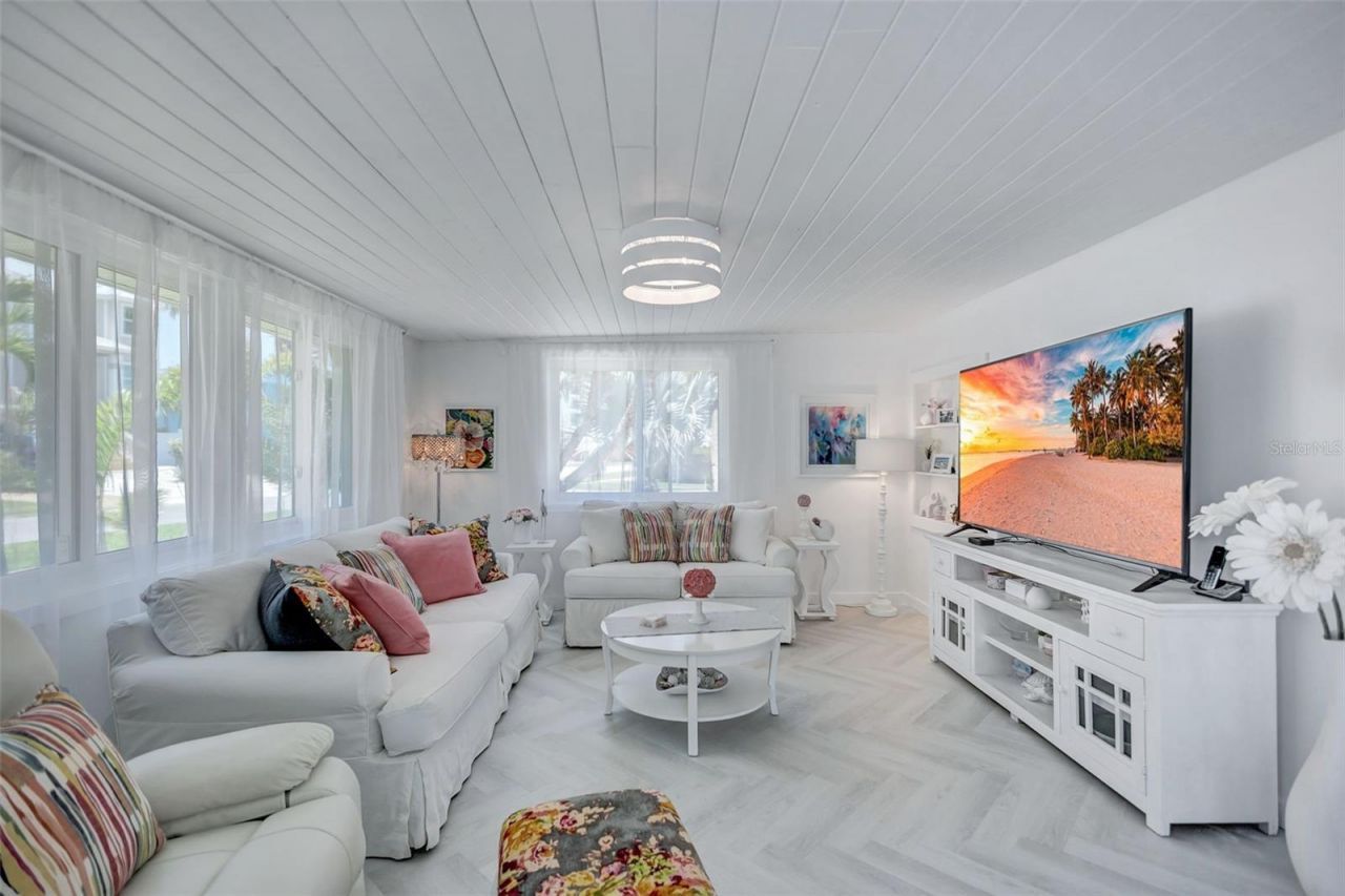 643 Calle Del Otono, Sarasota, FL 34242 Photo