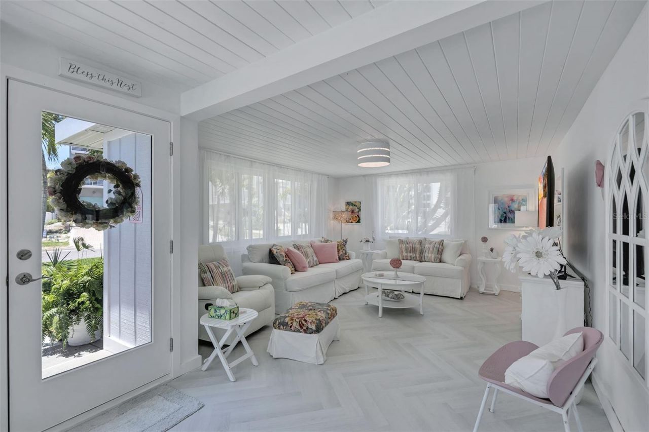 643 Calle Del Otono, Sarasota, FL 34242 Photo