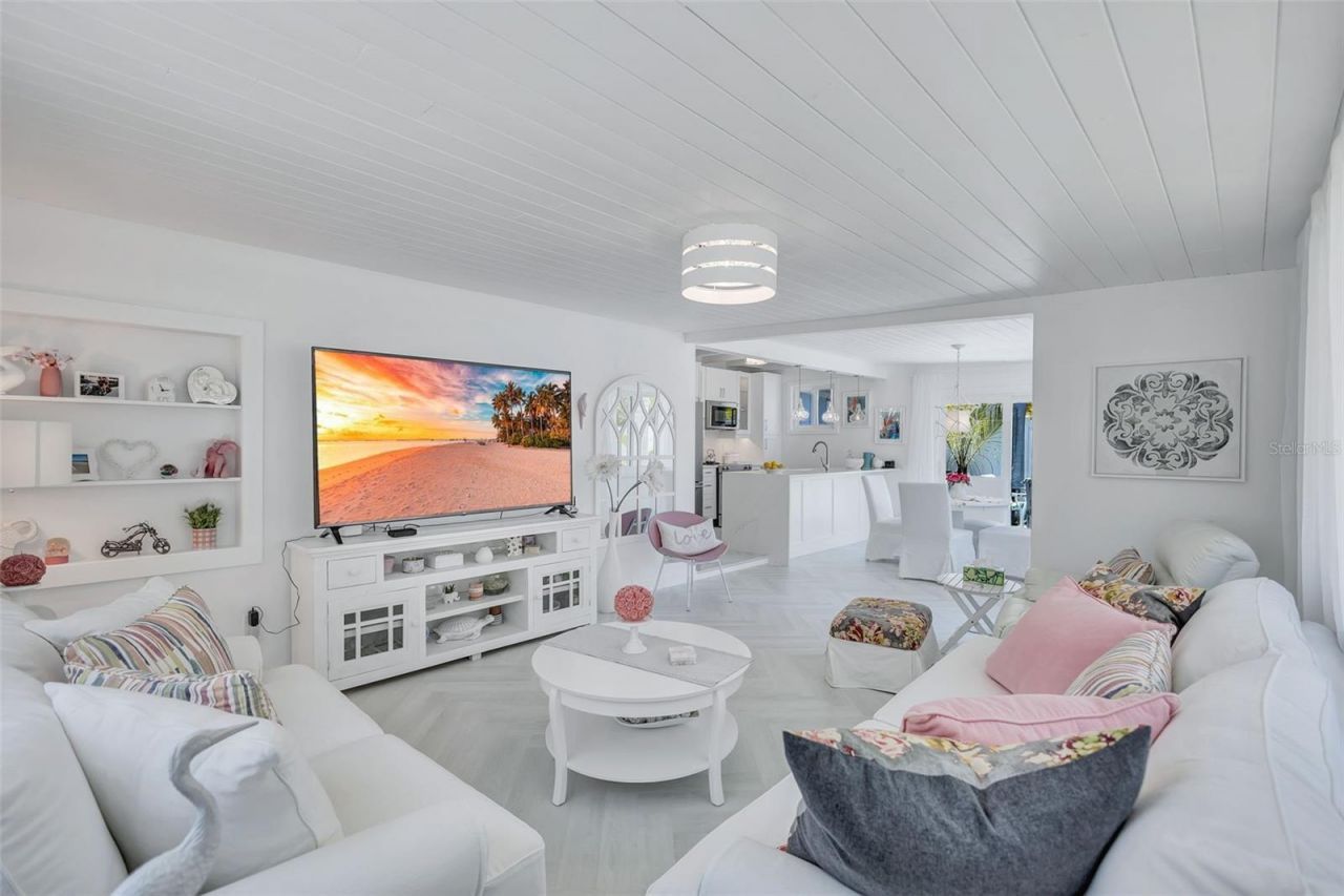 643 Calle Del Otono, Sarasota, FL 34242 Photo