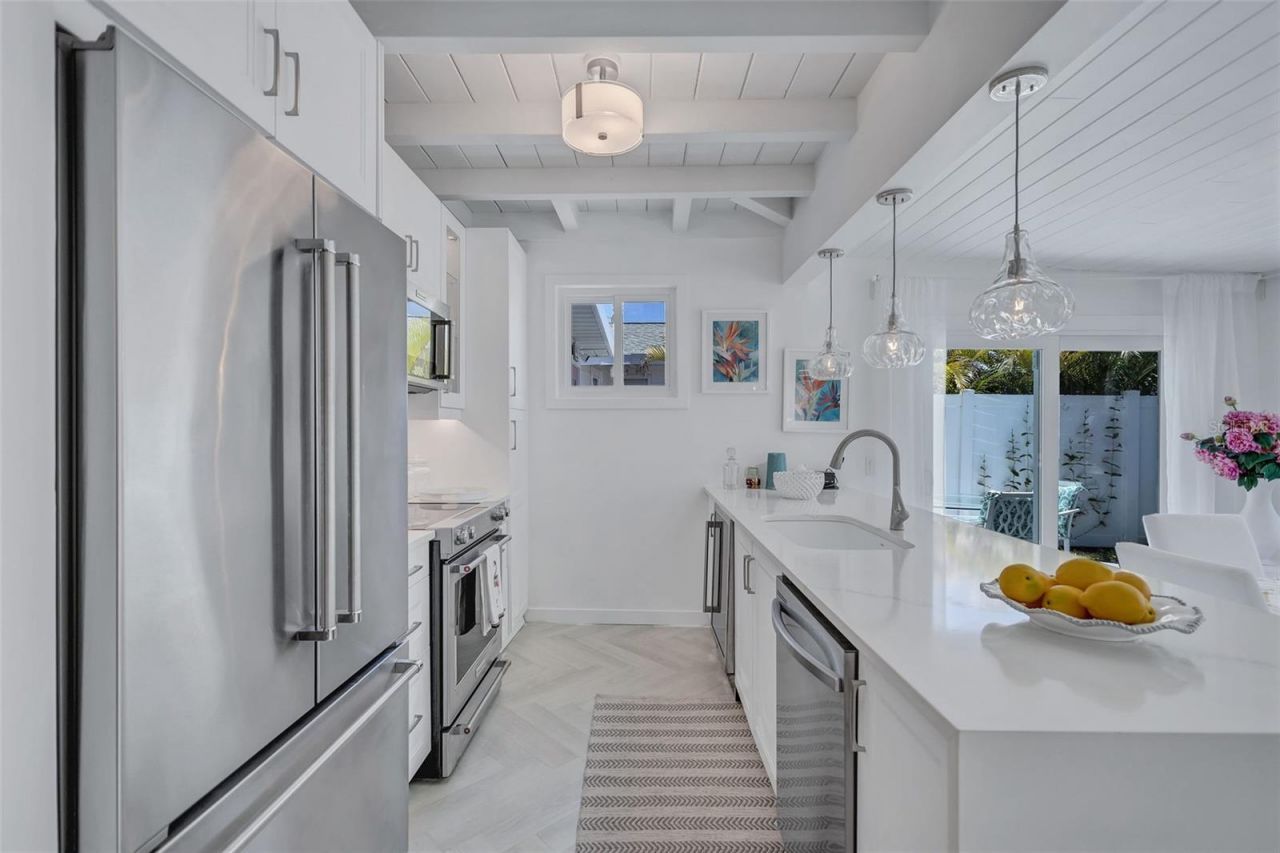 643 Calle Del Otono, Sarasota, FL 34242 Photo