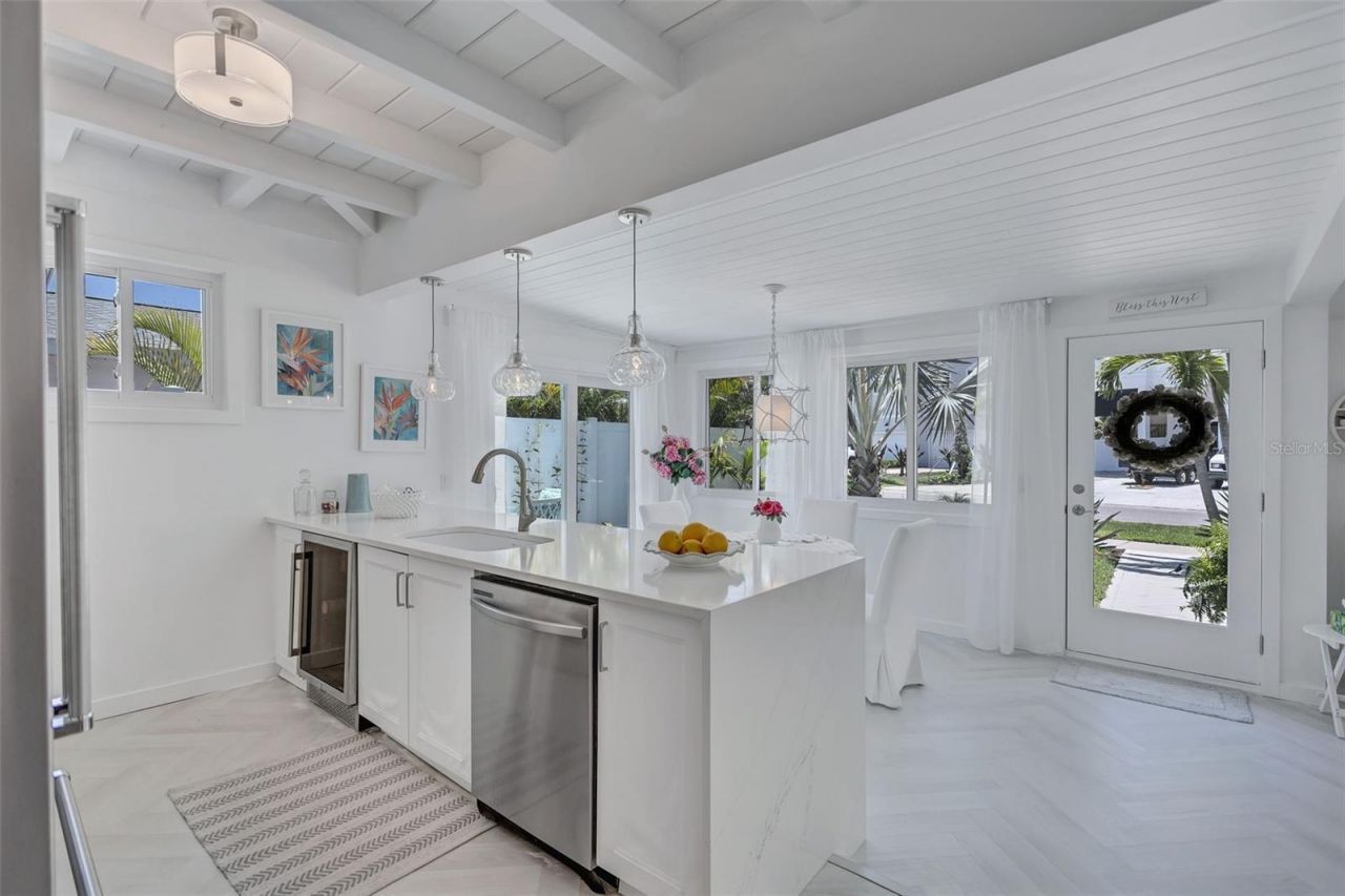 643 Calle Del Otono, Sarasota, FL 34242 Photo