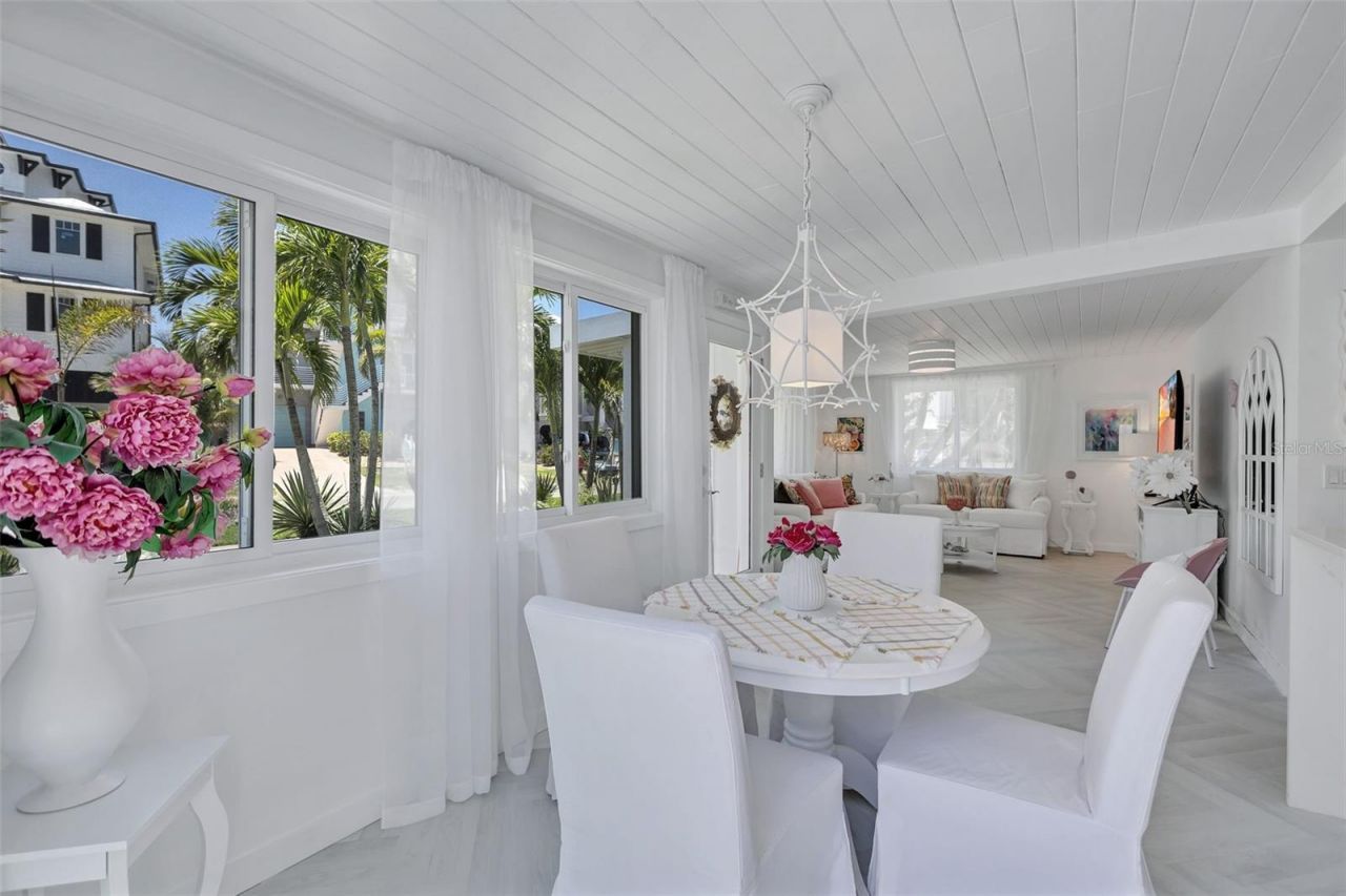 643 Calle Del Otono, Sarasota, FL 34242 Photo