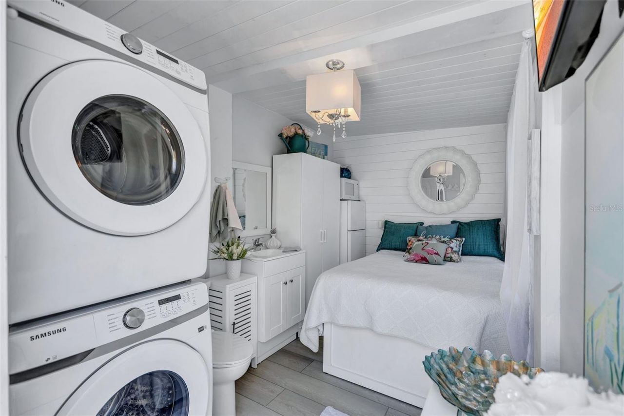 643 Calle Del Otono, Sarasota, FL 34242 Photo