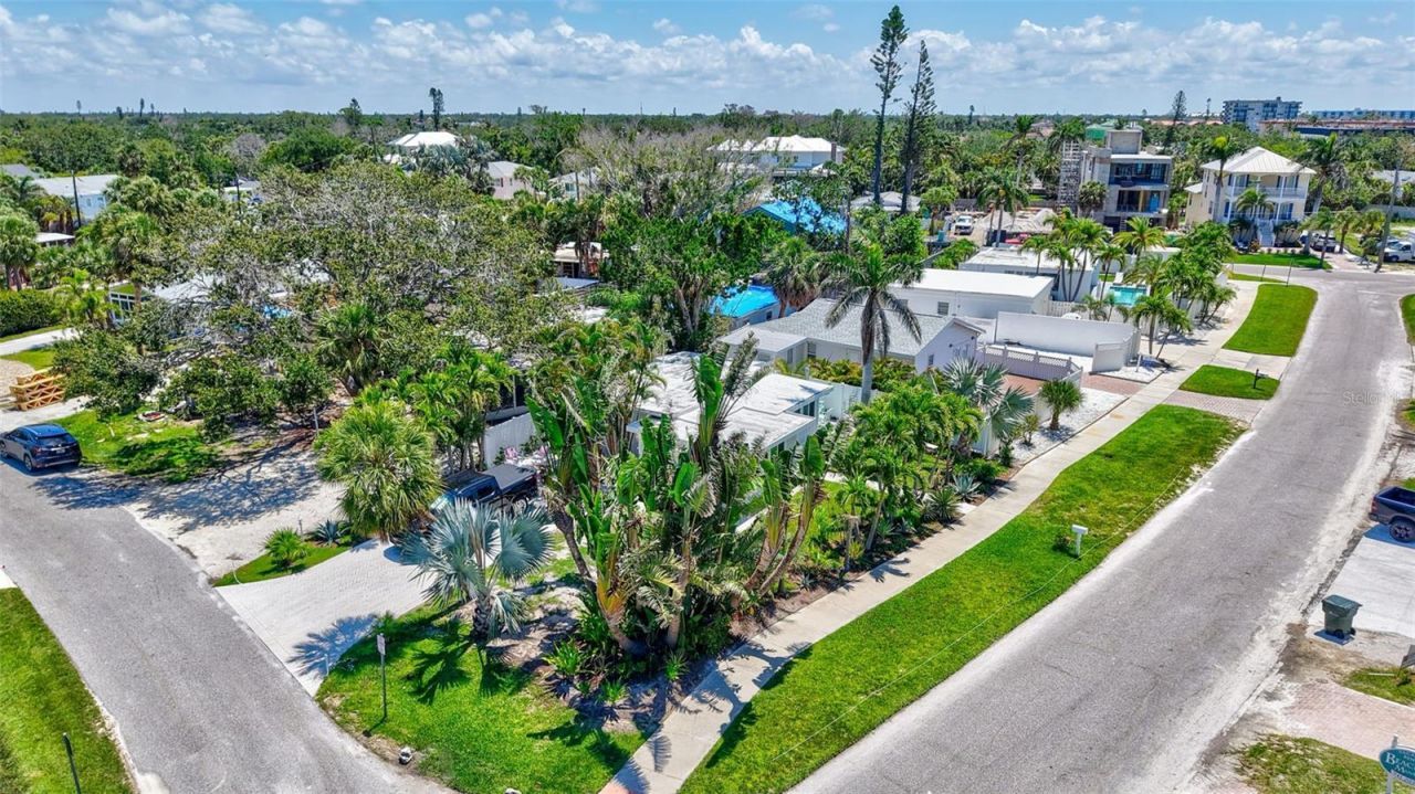 643 Calle Del Otono, Sarasota, FL 34242 Photo