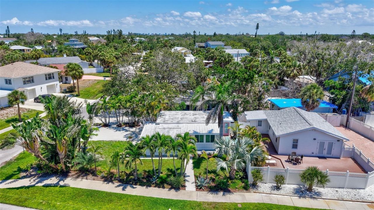 643 Calle Del Otono, Sarasota, FL 34242 Photo