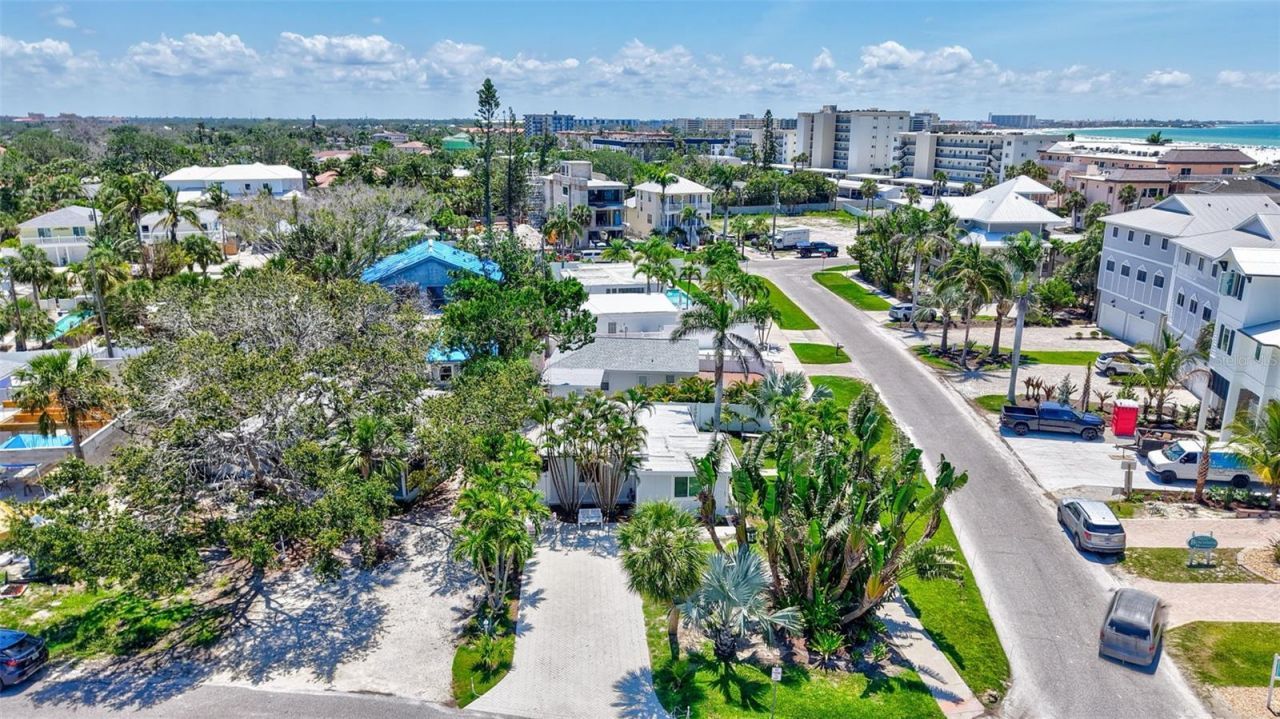 643 Calle Del Otono, Sarasota, FL 34242 Photo