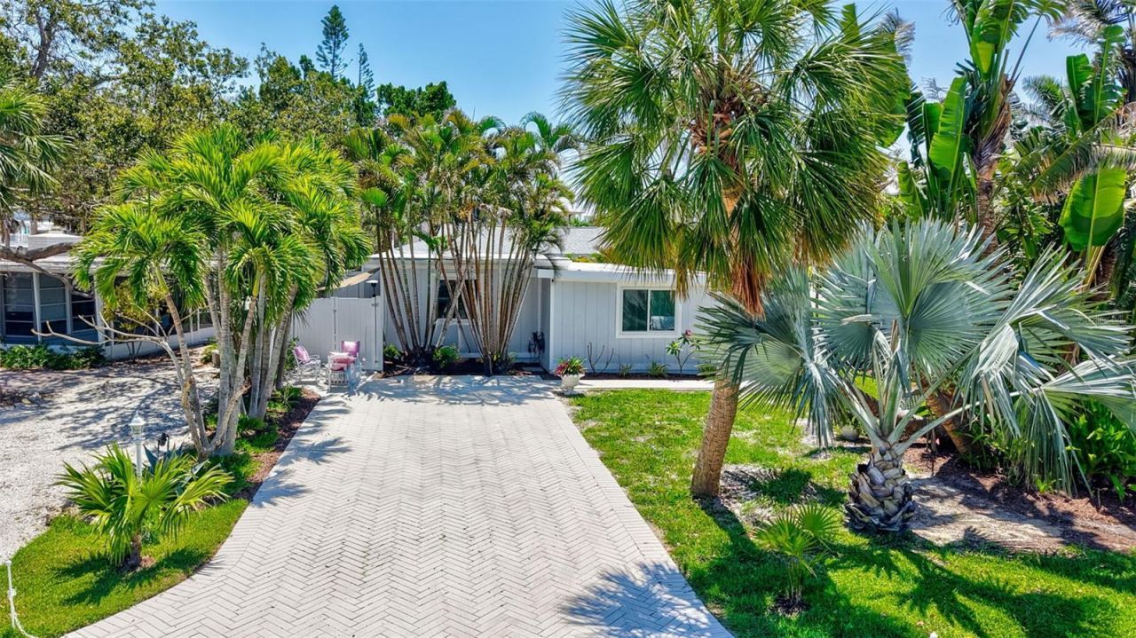643 Calle Del Otono, Sarasota, FL 34242 Photo