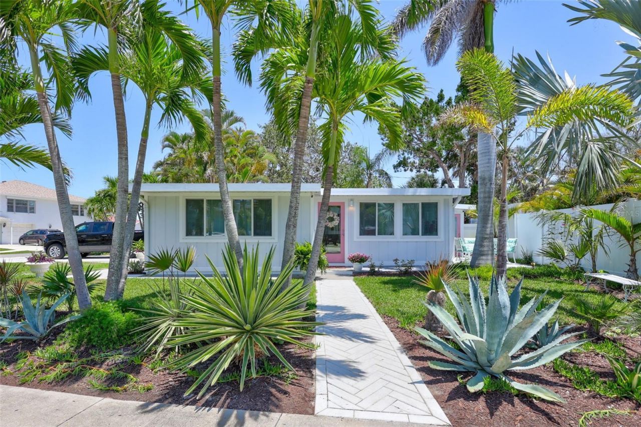 643 Calle Del Otono, Sarasota, FL 34242 Photo