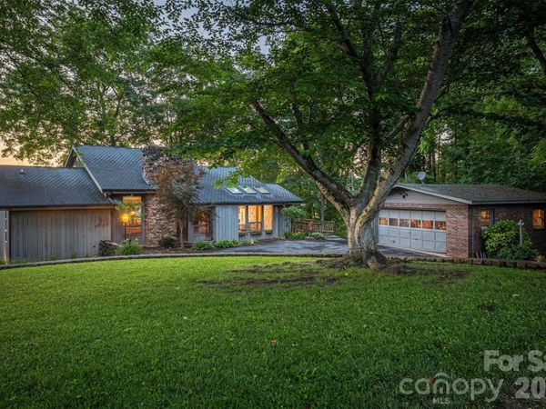 4749 16th Street Drive NE, Hickory, NC 28601