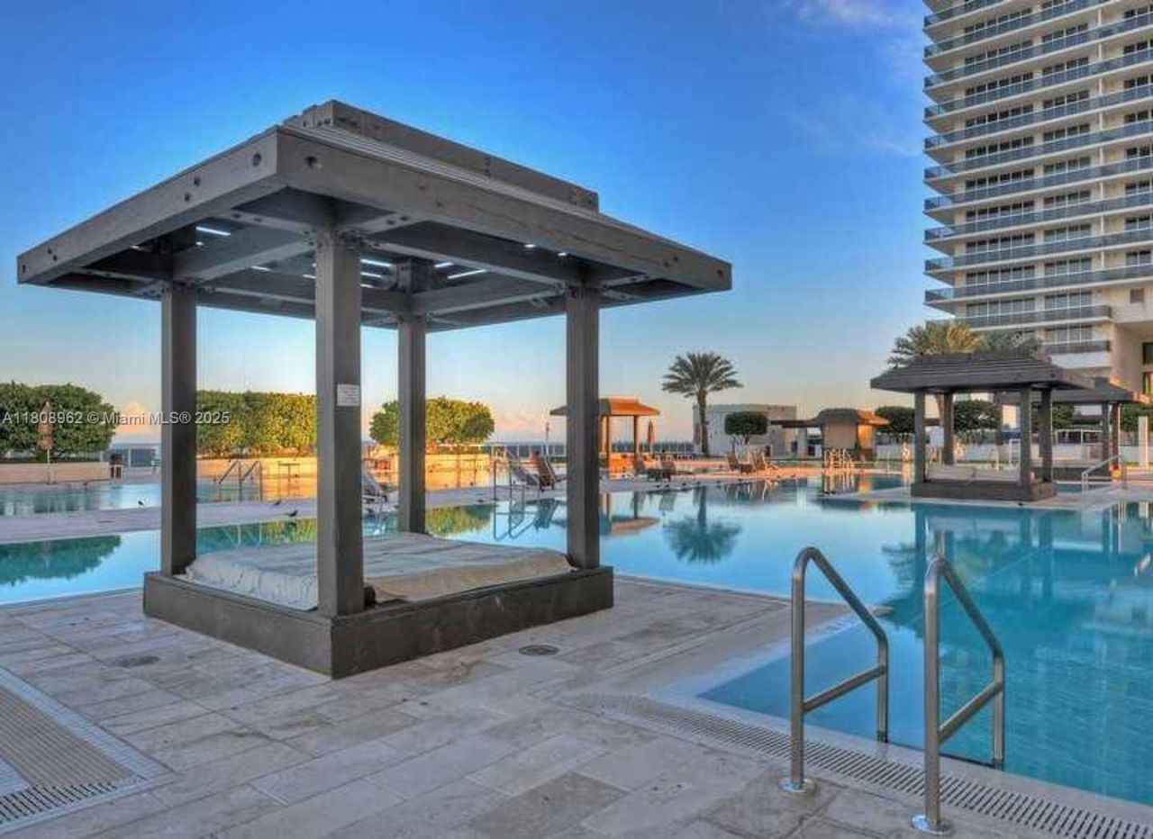 1830 S Ocean Dr, Unit 1605, Hallandale Beach, FL 33009 Photo