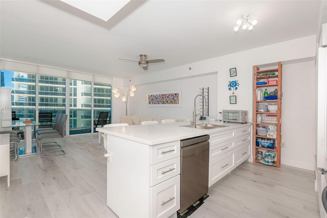 1830 S Ocean Dr, Unit 1605, Hallandale Beach, FL 33009 Photo