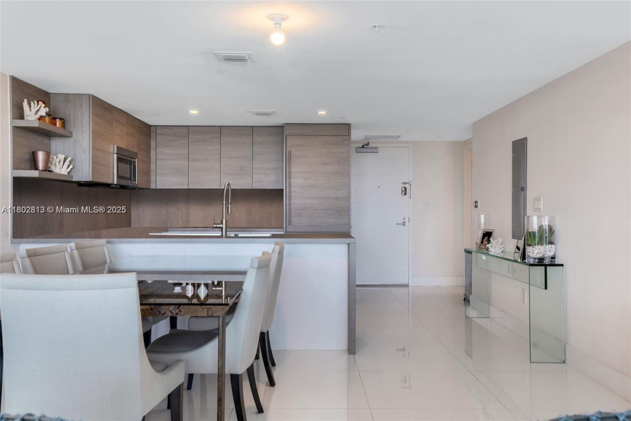 400 Sunny Isles, Unit 1106, Sunny Isles Beach, FL 33160 Photo