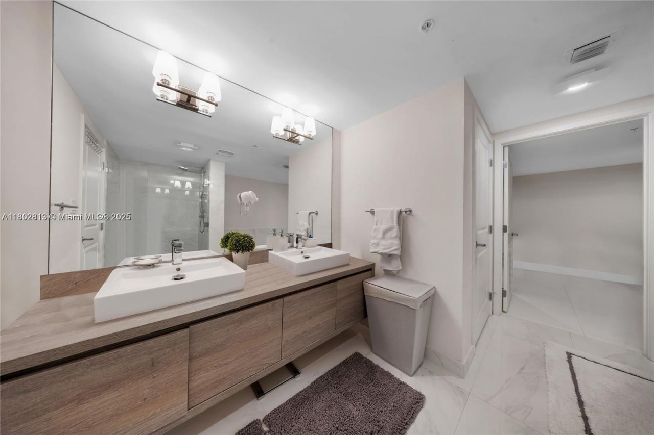 400 Sunny Isles, Unit 1106, Sunny Isles Beach, FL 33160 Photo