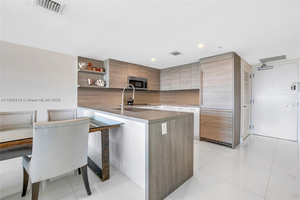 400 Sunny Isles, Unit 1106, Sunny Isles Beach, FL 33160 Photo