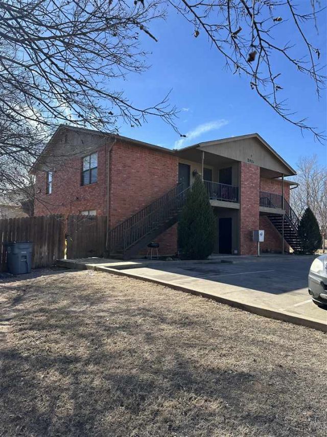 2910 SW J Ave, Lawton, OK 73505 Main Photo