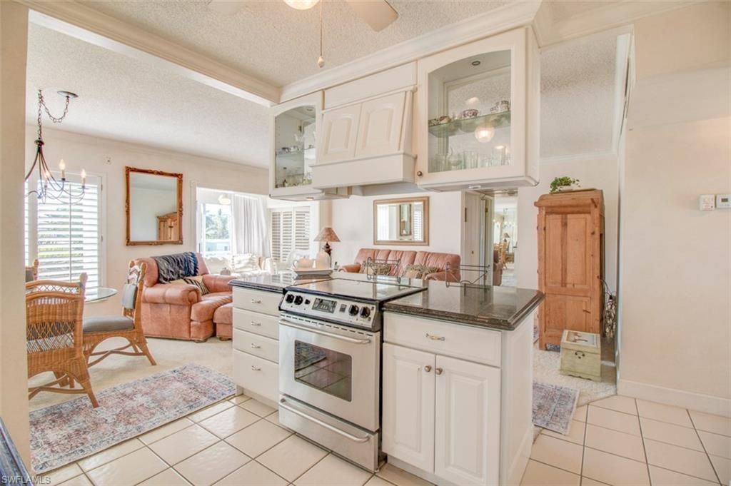 250 7th Ave S, Unit 305, Naples, FL 34102 Photo
