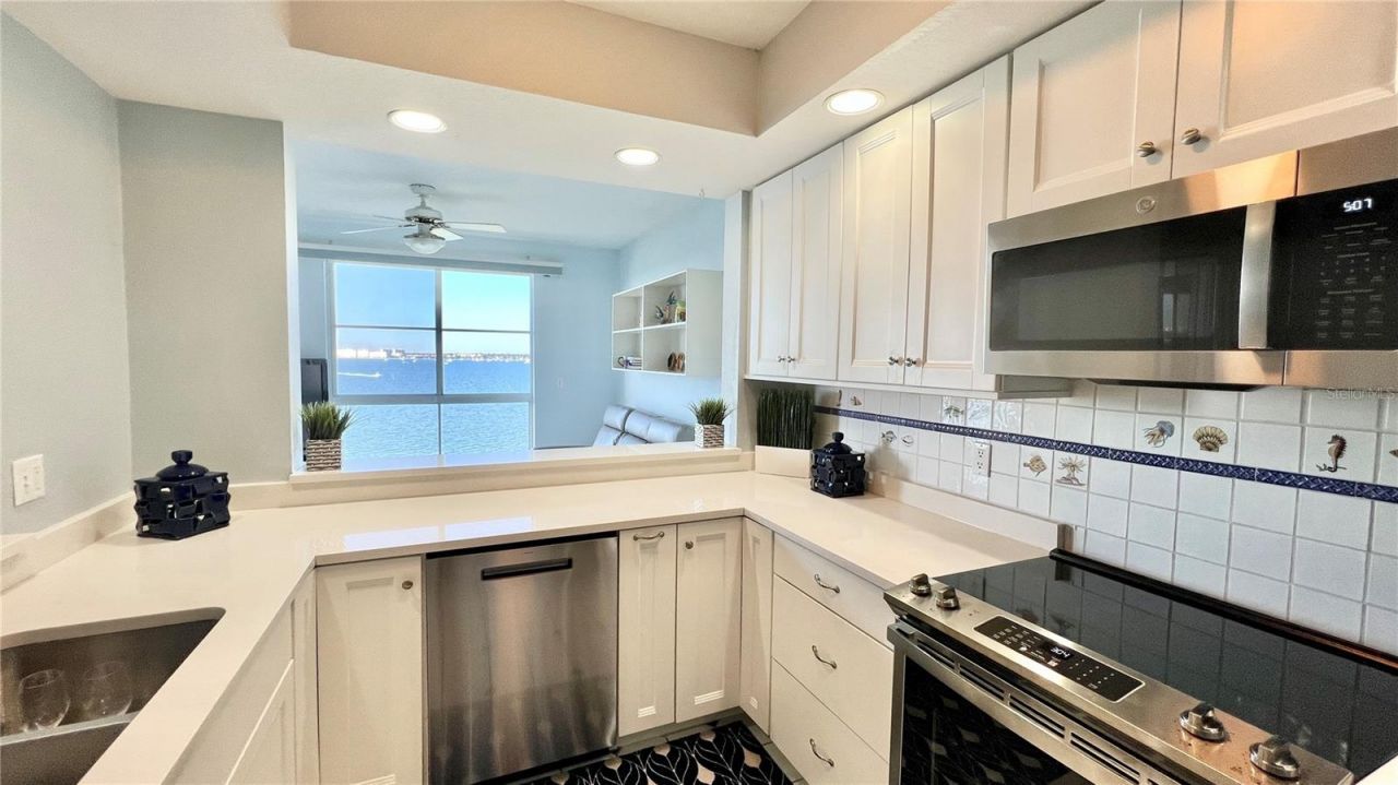 4981 Bacopa Lane S, Unit 602, Saint Petersburg, FL 33715 Photo