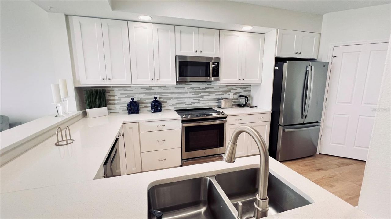 4981 Bacopa Lane S, Unit 602, Saint Petersburg, FL 33715 Photo