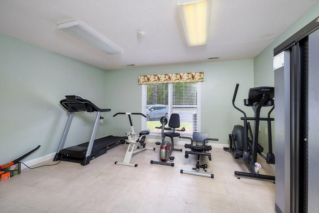 856 Bentwood Circle Photo 32