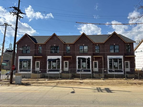 5001 Anderson Place, Unit 8, Cincinnati, OH 45227