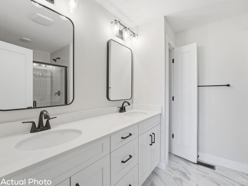 5001 Anderson Place, Unit 8, Cincinnati, OH 45227 Photo 6