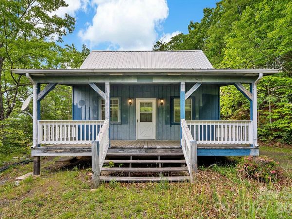 42 Parkway Drive, Marion, NC 28752