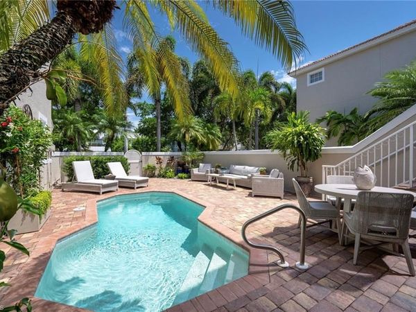 846 9th AVE S, Unit 104, NAPLES, FL 34102