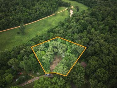 882 Wayne 459, Piedmont, MO 63957