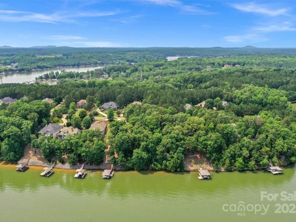 3223 Lake Pointe Drive, Belmont, NC 28012