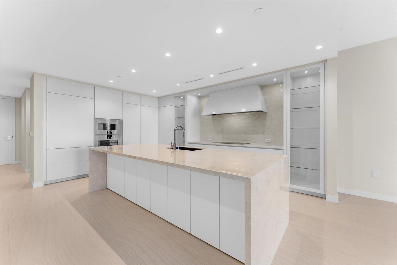 220 SE Mizner Boulevard, Unit 609, Boca Raton, FL 33432 Photo