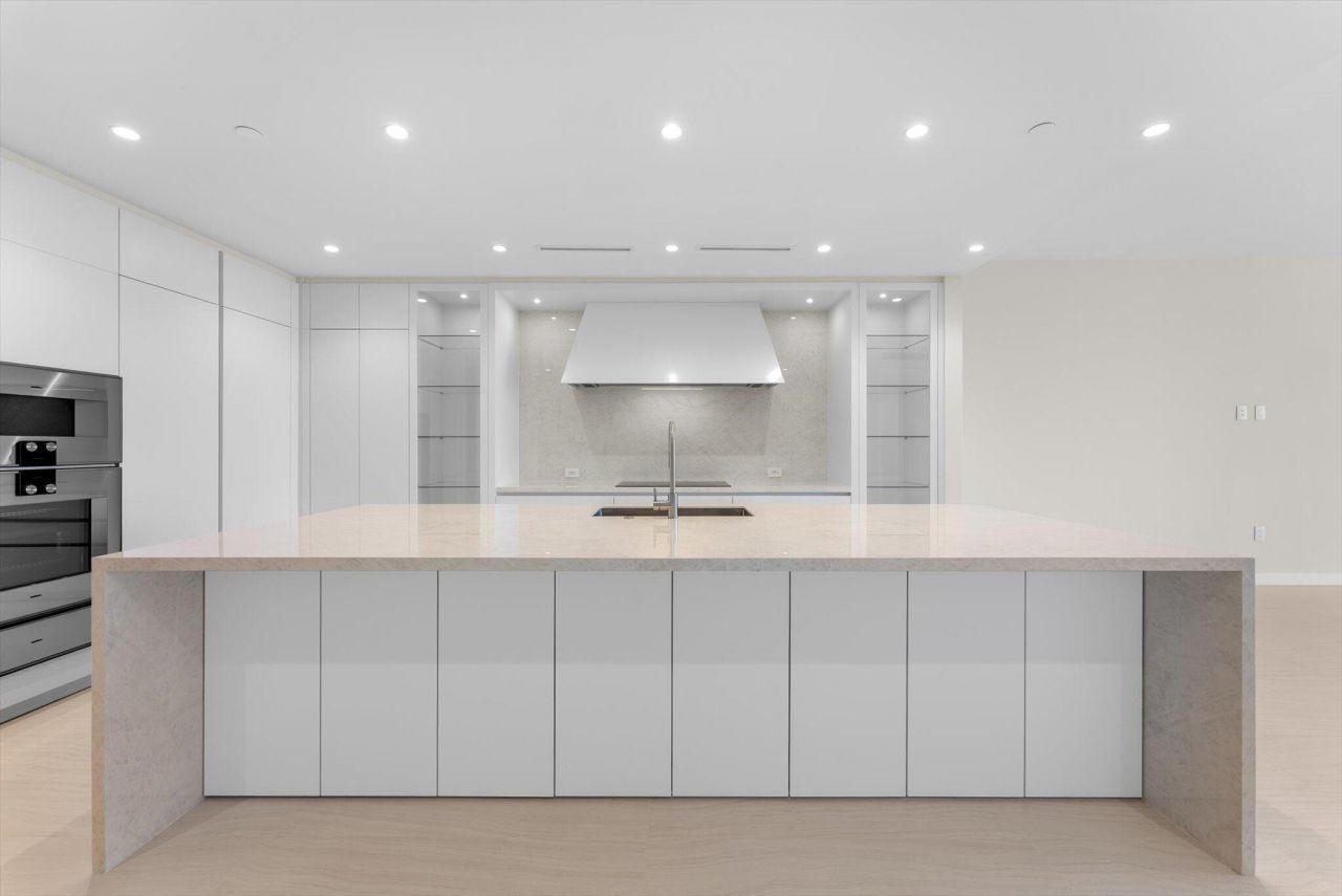 220 SE Mizner Boulevard, Unit 609, Boca Raton, FL 33432 Photo