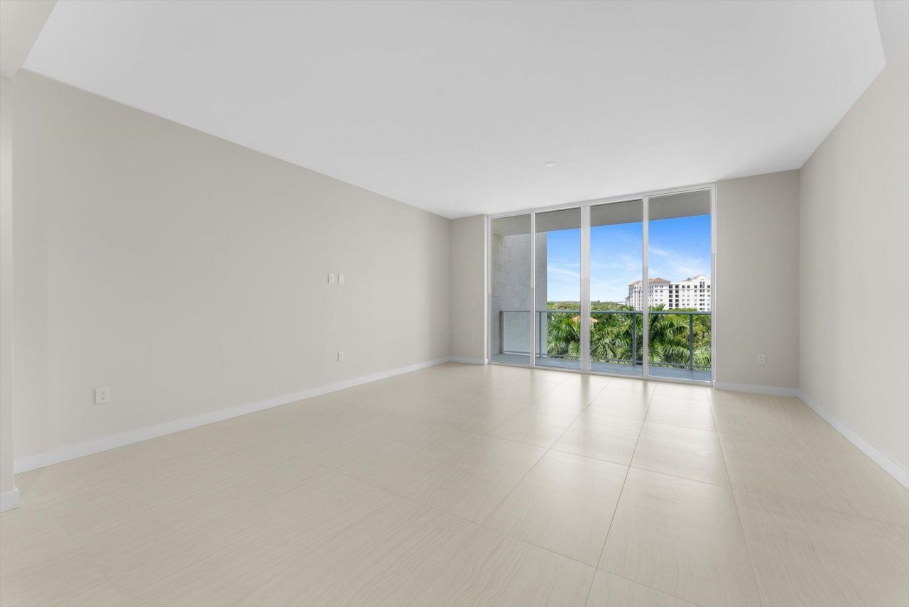 220 SE Mizner Boulevard, Unit 609, Boca Raton, FL 33432 Photo