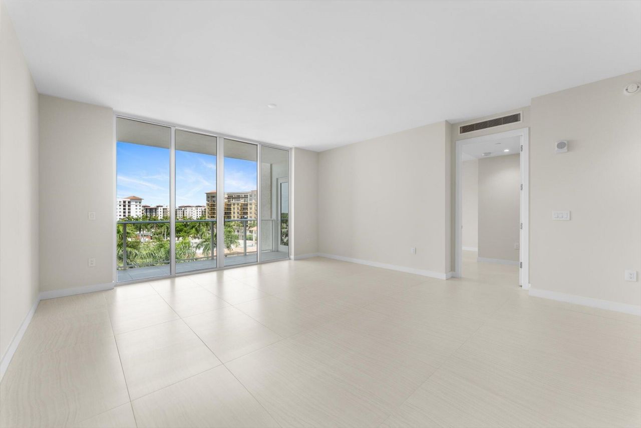 220 SE Mizner Boulevard, Unit 609, Boca Raton, FL 33432 Photo