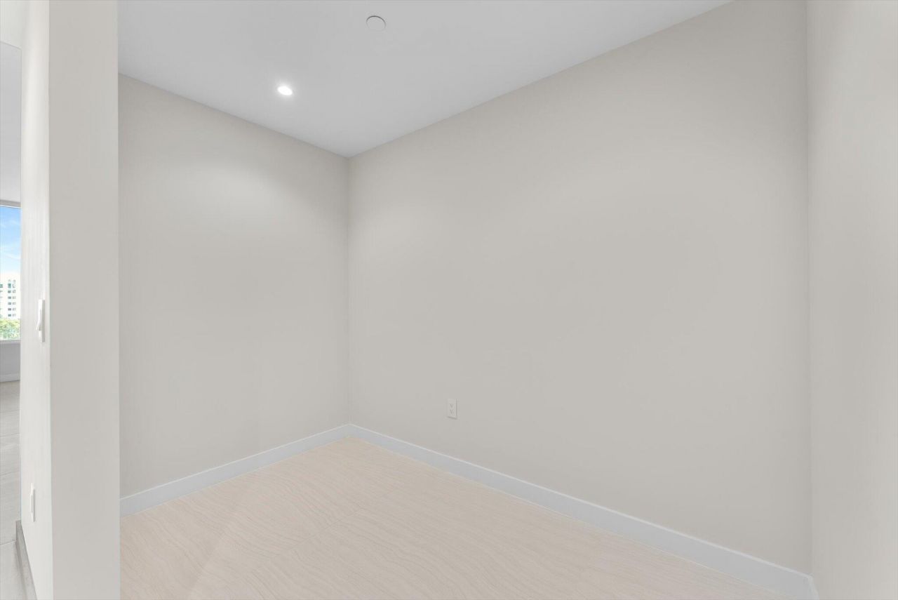 220 SE Mizner Boulevard, Unit 609, Boca Raton, FL 33432 Photo