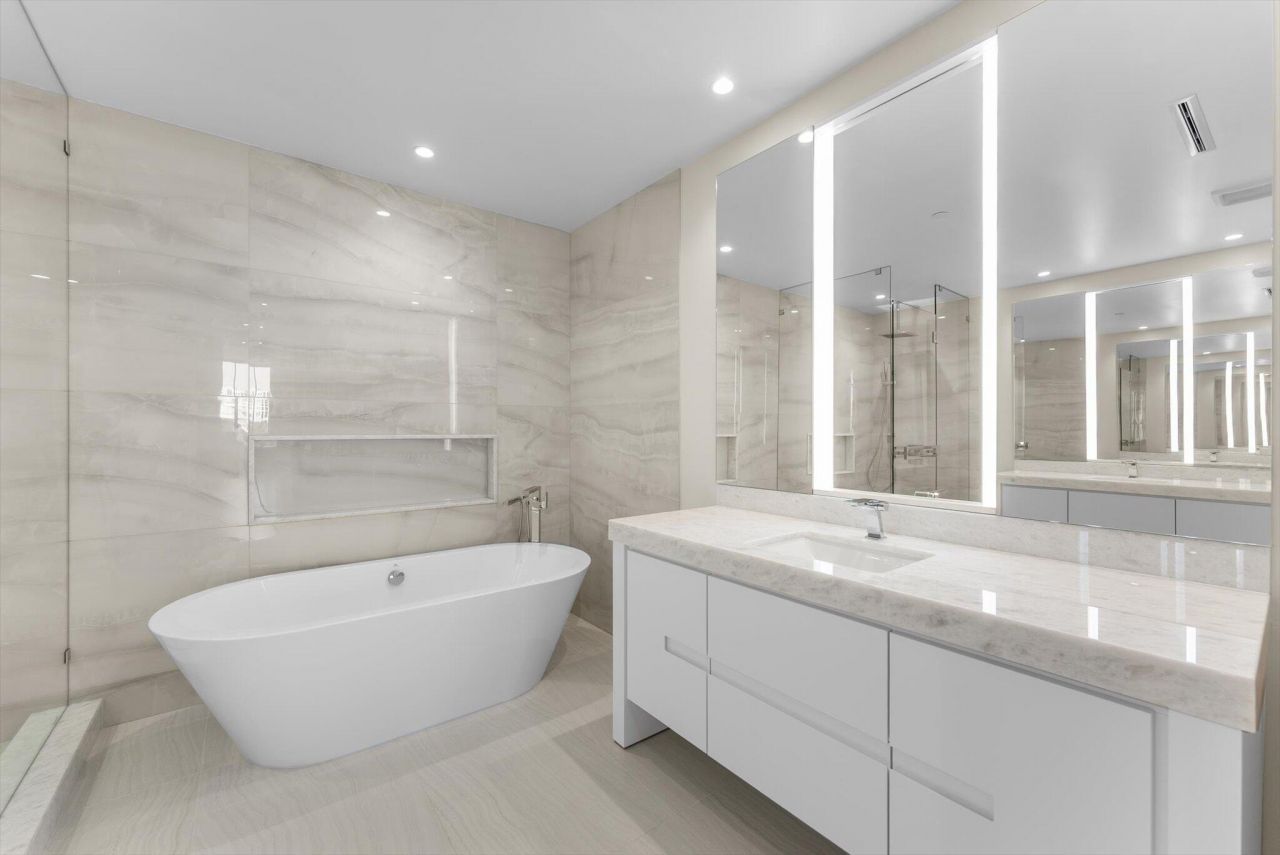 220 SE Mizner Boulevard, Unit 609, Boca Raton, FL 33432 Photo