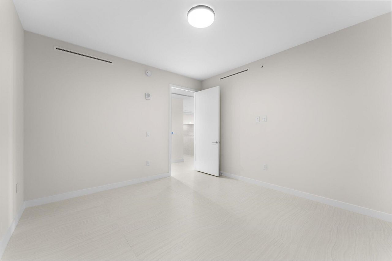 220 SE Mizner Boulevard, Unit 609, Boca Raton, FL 33432 Photo