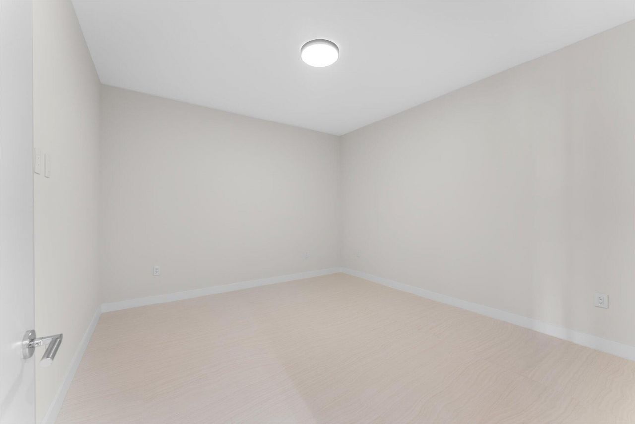 220 SE Mizner Boulevard, Unit 609, Boca Raton, FL 33432 Photo