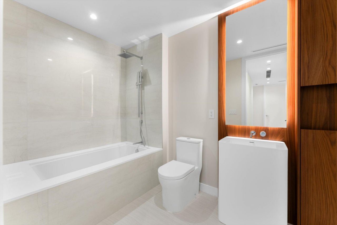 220 SE Mizner Boulevard, Unit 609, Boca Raton, FL 33432 Photo