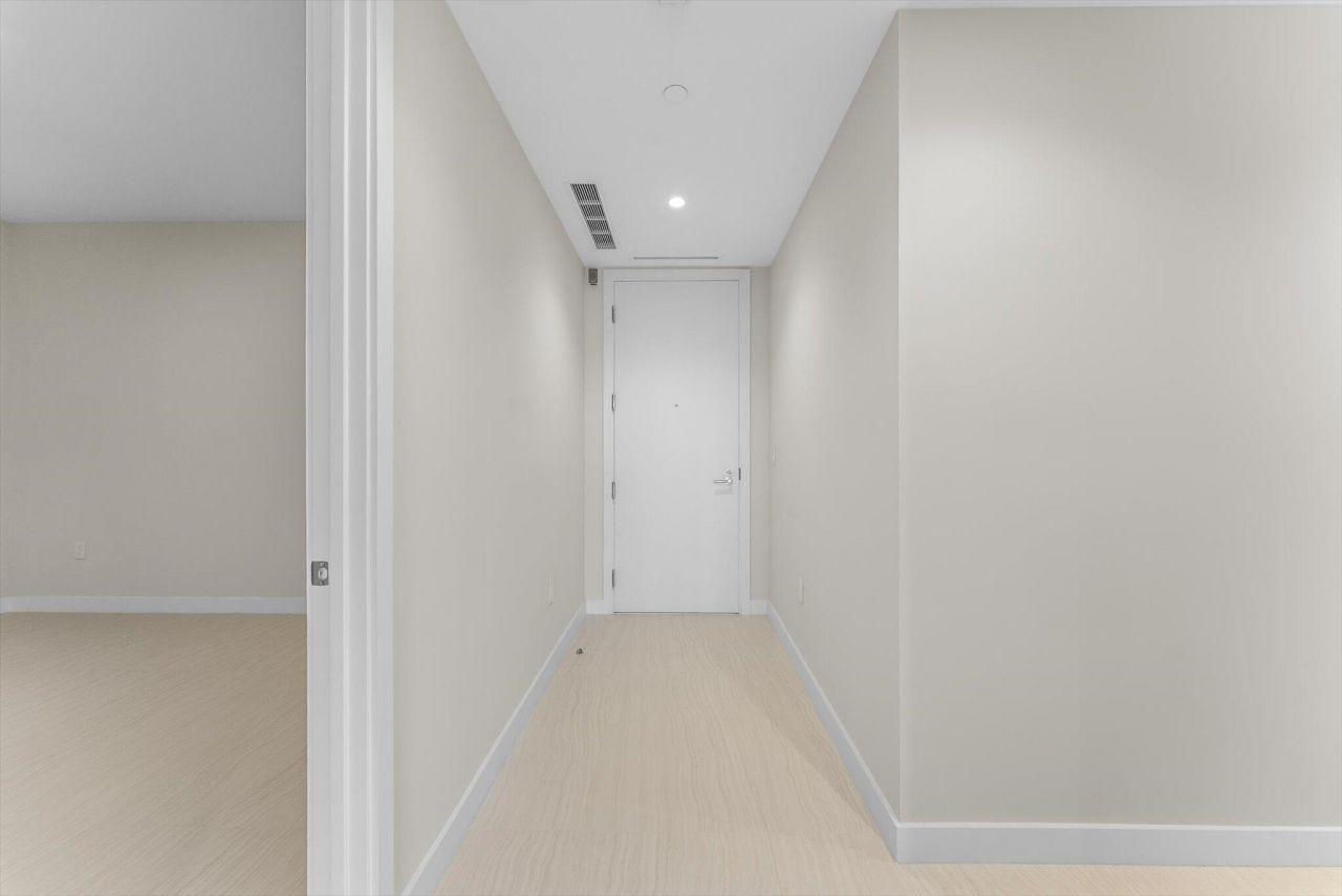 220 SE Mizner Boulevard, Unit 609, Boca Raton, FL 33432 Photo