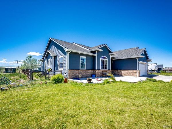 59466 E Commanche Way, Strasburg, CO 80136