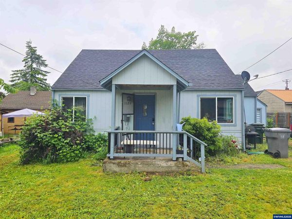 1129 1st Av, Sweet Home, OR 97386