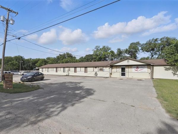 1915 N Wilhite Street, Cleburne, TX 76031