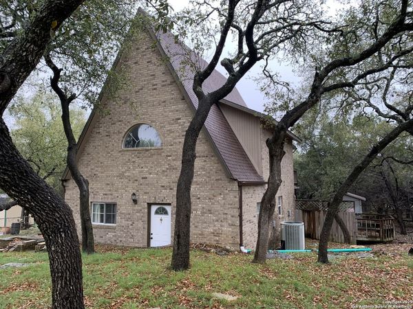 1076 Eastview, Canyon Lake, TX 78133