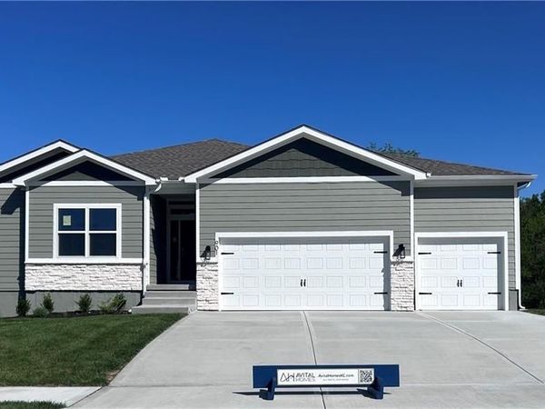 901 Reed Drive, Raymore, MO 64083